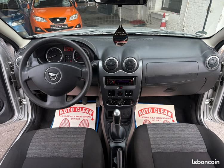 Loader DUSTER 1.6i 97.573Kms *CARNET à Jour GARANTIE image