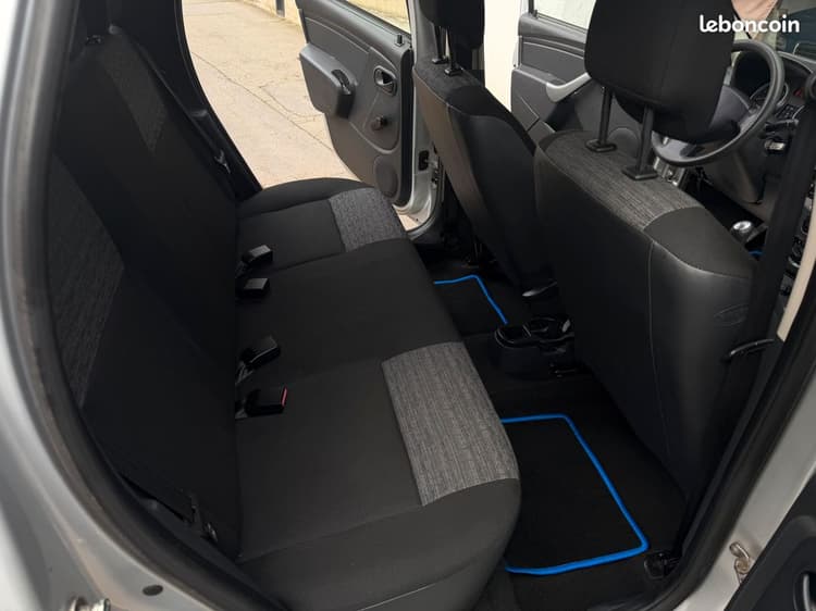 Loader DUSTER 1.6i 97.573Kms *CARNET à Jour GARANTIE image