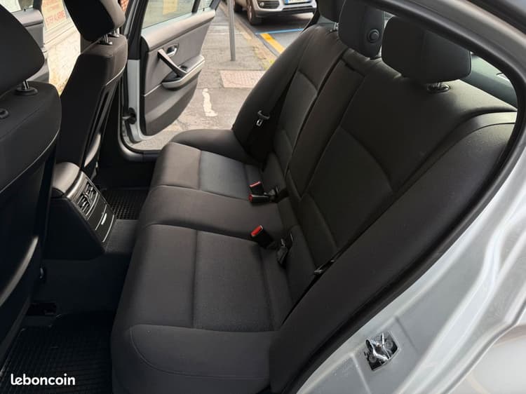 Loader BMW 320i 150Ch *CARNET à Jour Ess + GPL image