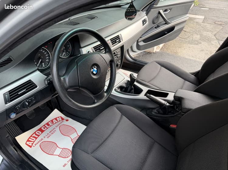 Loader BMW 320i 150Ch *CARNET à Jour Ess + GPL image