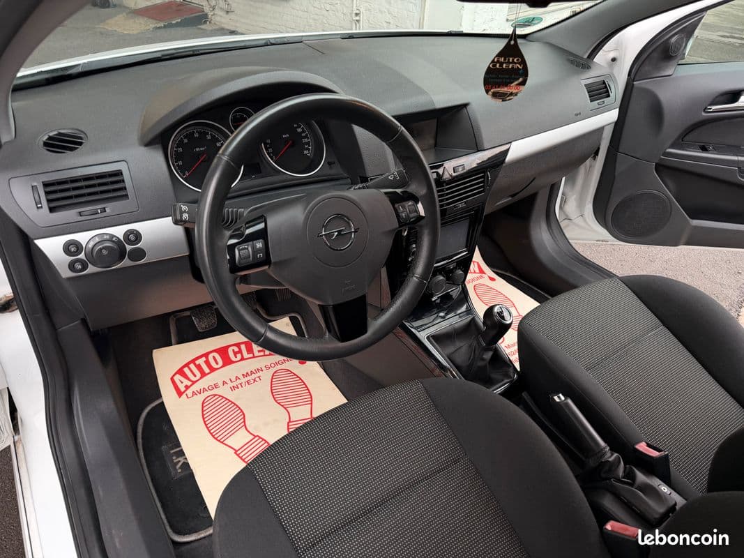opel astra 2010 image 4