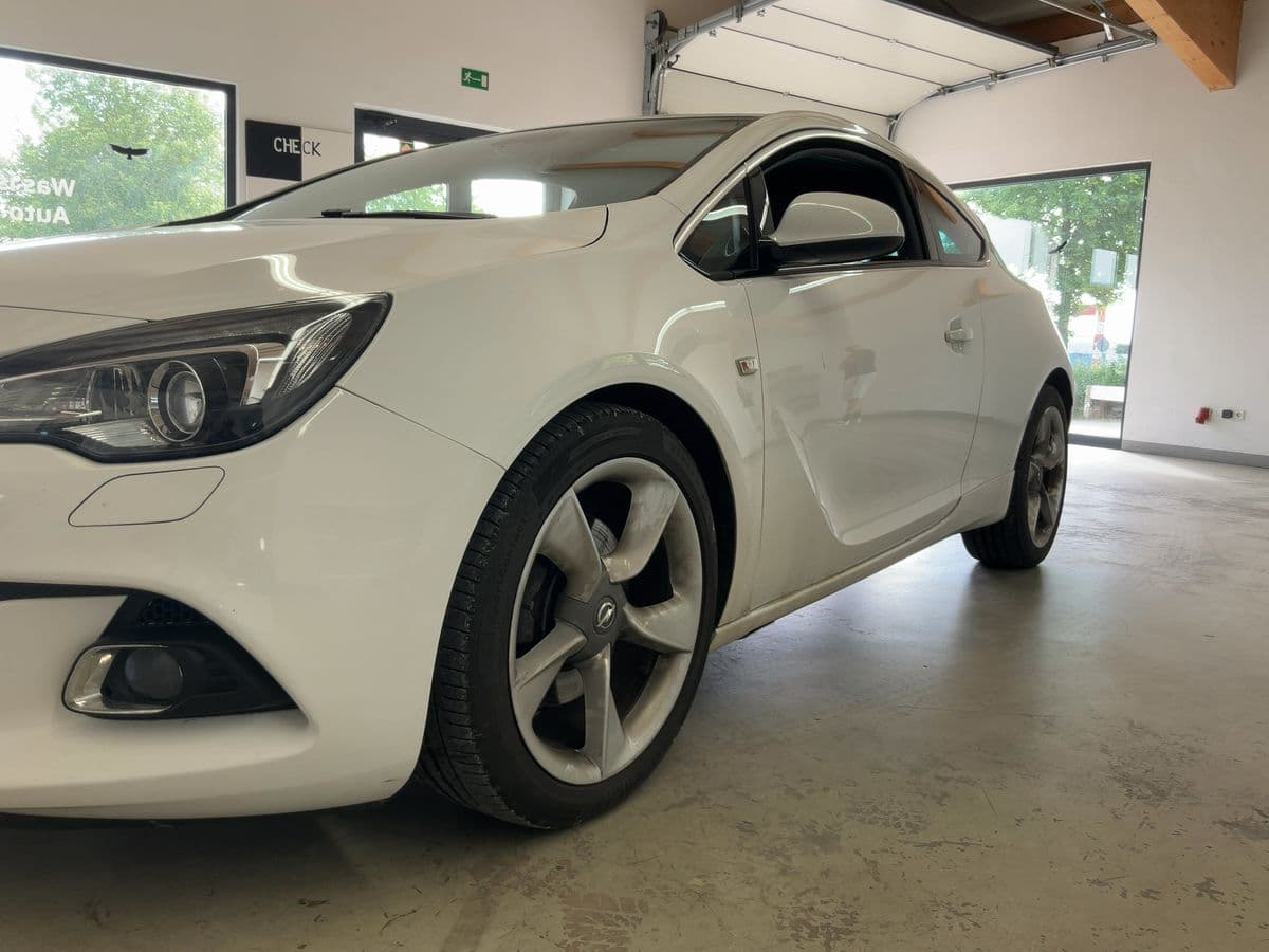 opel Astra GTC 2014 image 2