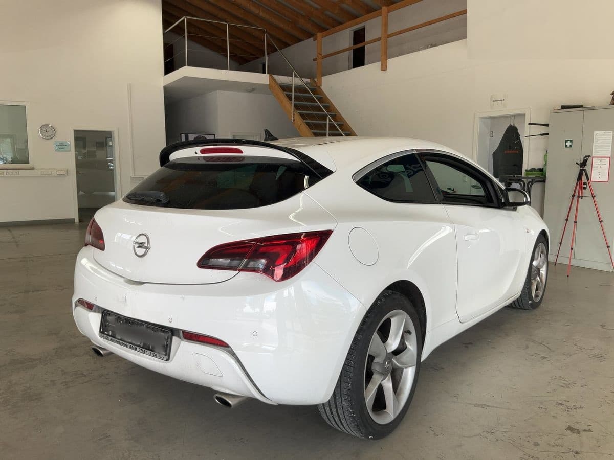opel Astra GTC 2014 image 6
