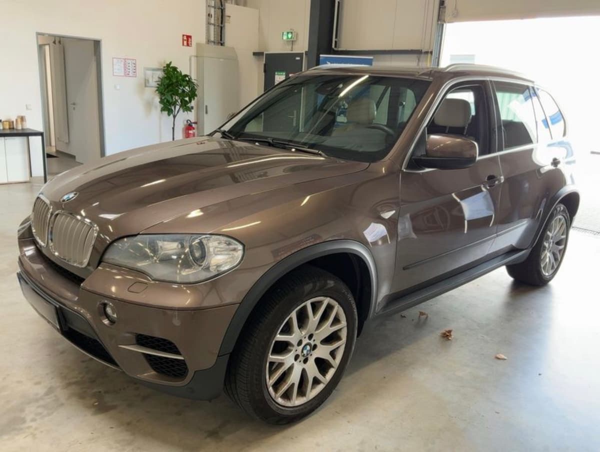 bmw X5 2010 image 1