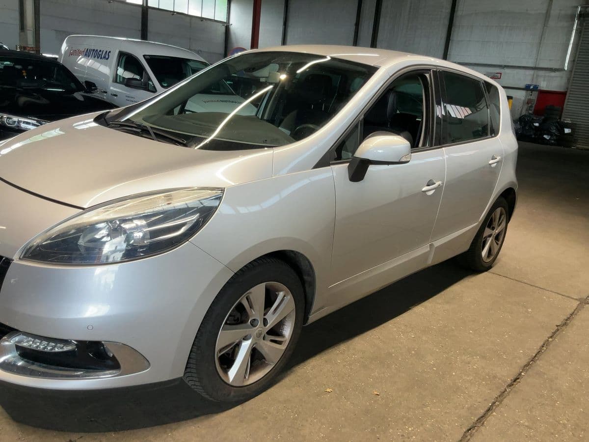 renault Scenic 2012 image 1