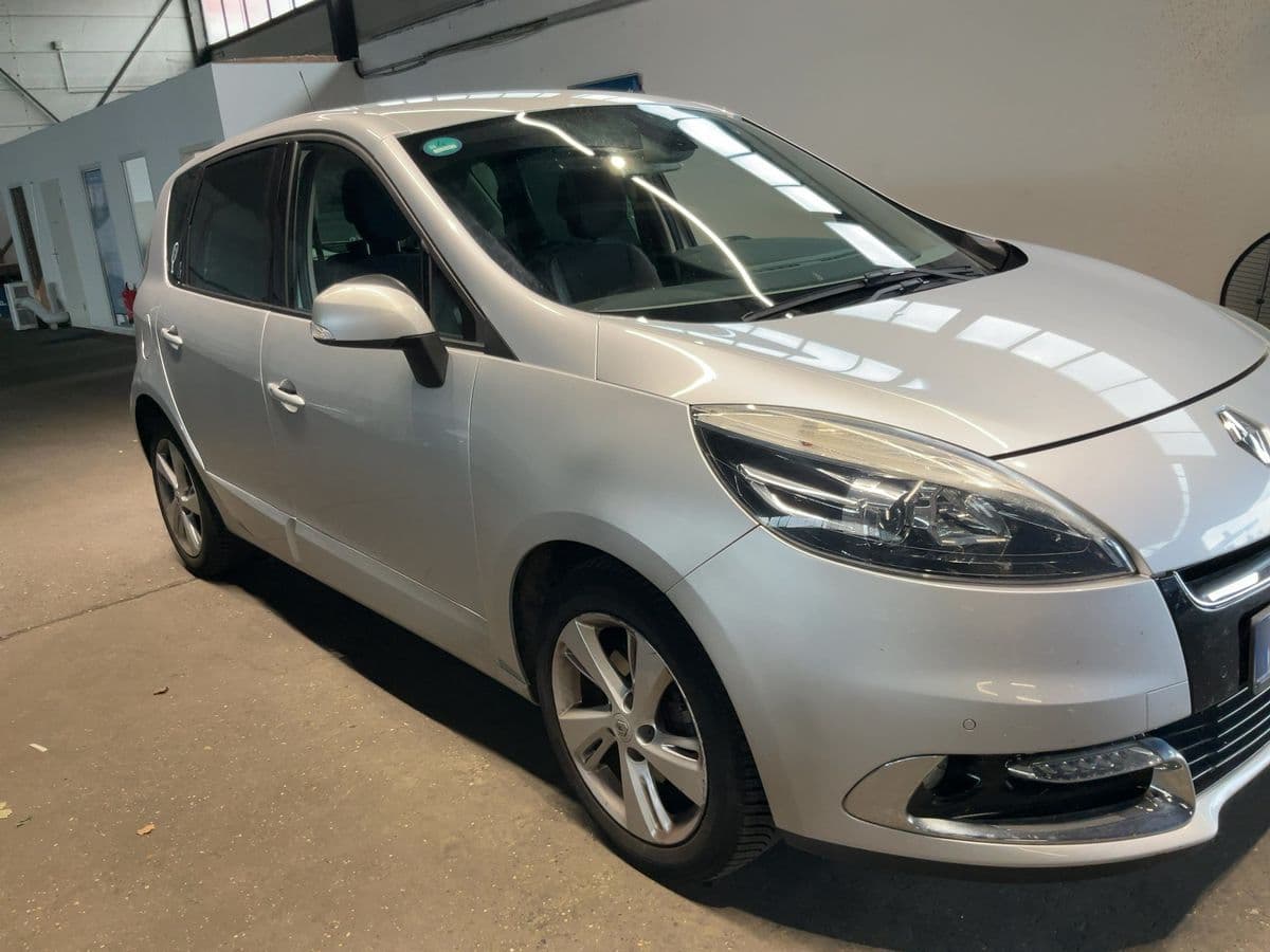 renault Scenic 2012 image 2