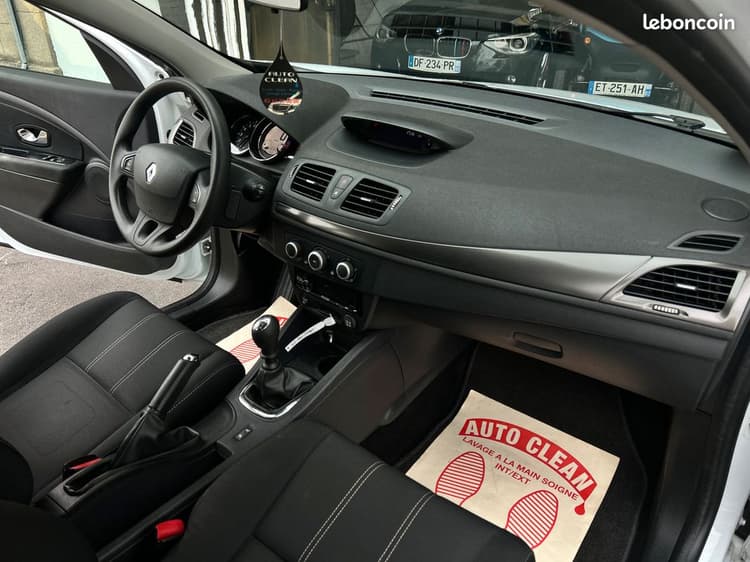 Loader MEGANE III 1.6i *61.761Kms CARNET à JOUR 2015 image