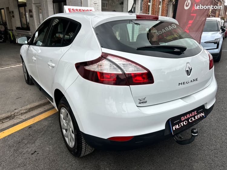 Loader MEGANE III 1.6i *61.761Kms CARNET à JOUR 2015 image