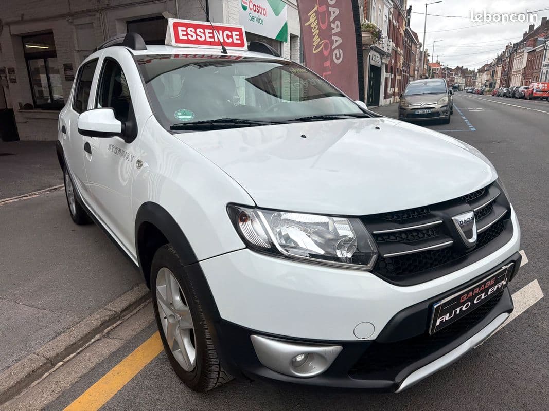 dacia sandero 2013 image 2