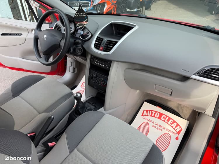 Loader PEUGEOT 207 1.4i *CARNET à Jour 1ère Main GARANTIE image