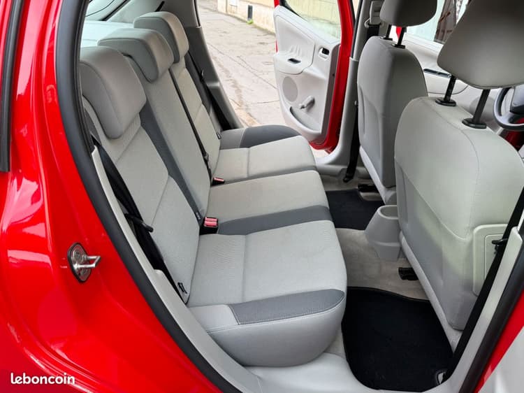 Loader PEUGEOT 207 1.4i *CARNET à Jour 1ère Main GARANTIE image