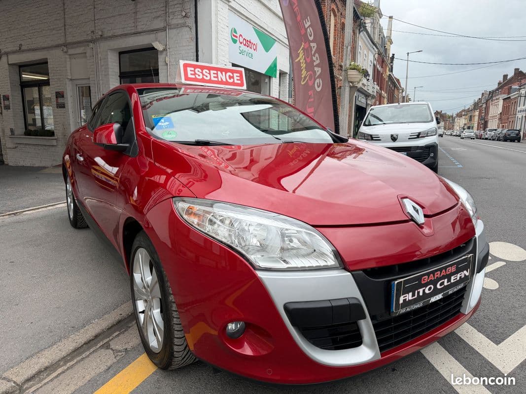 renault megane 2011 image 2