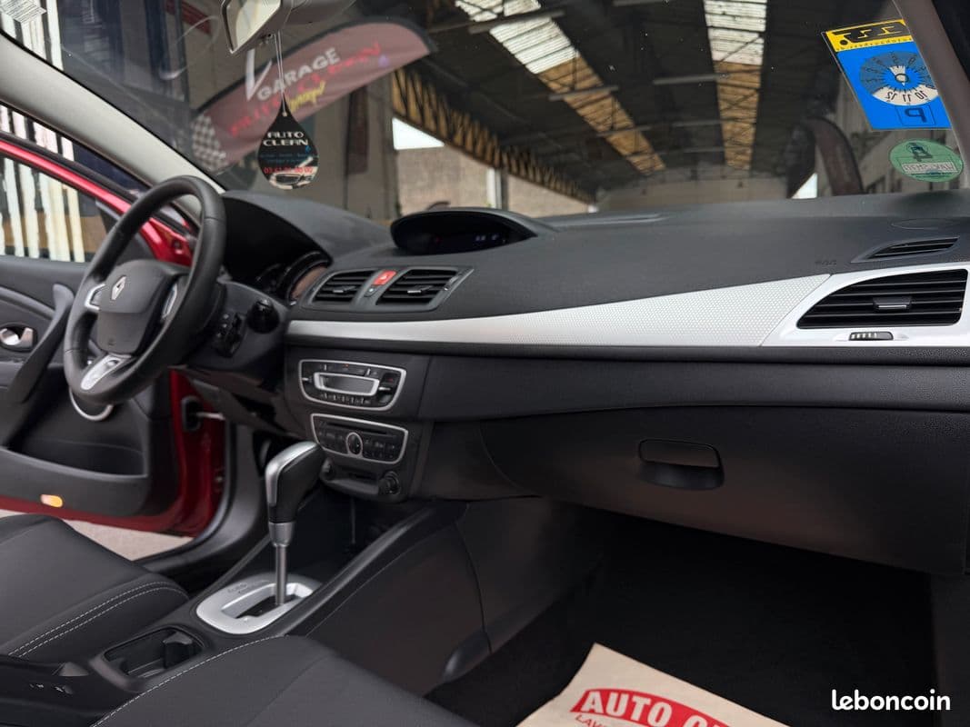 renault megane 2011 image 9