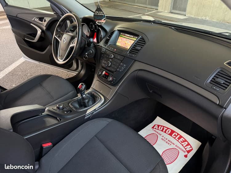 Loader 🇫🇷INSIGNIA 140Ch *SUIVI COMPLET Distrib à chaîne image